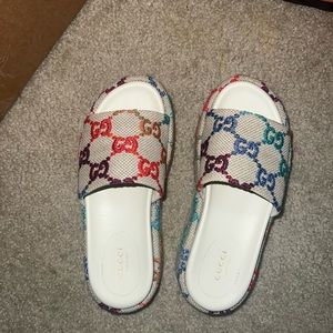 Never worn new Gucci slides